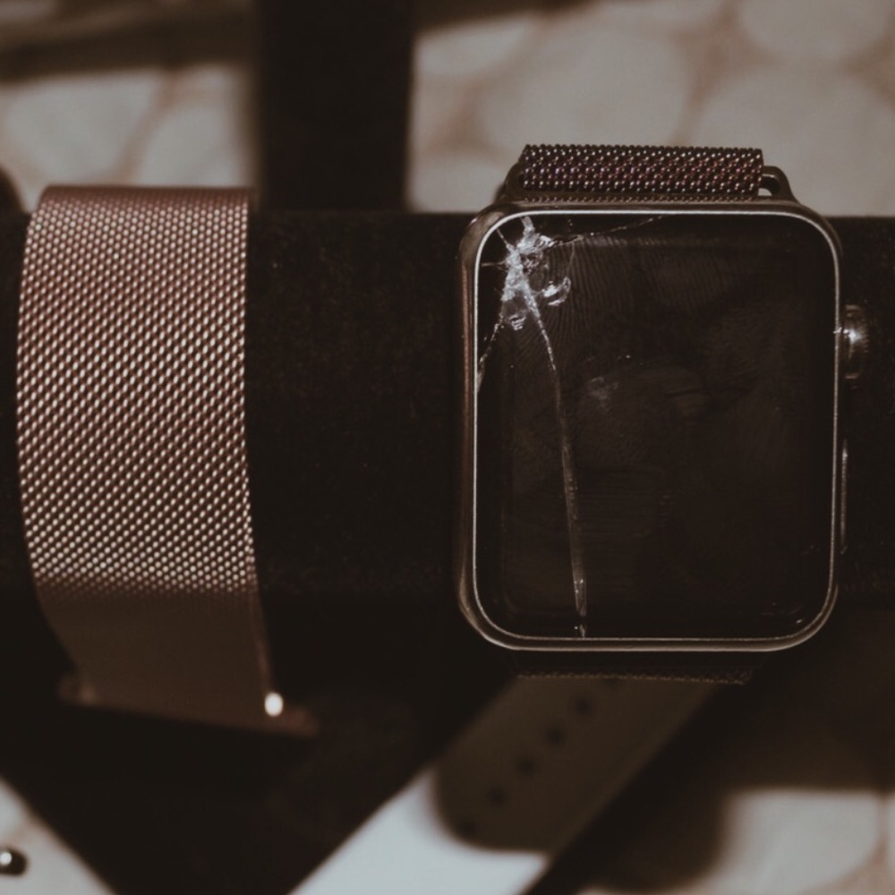 Apple Watch - Picture 2 of 8